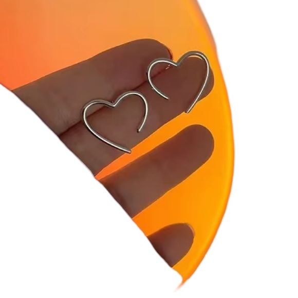 Minimalist Hollow Heart Silver Stud Earrings - Picture 4 of 7